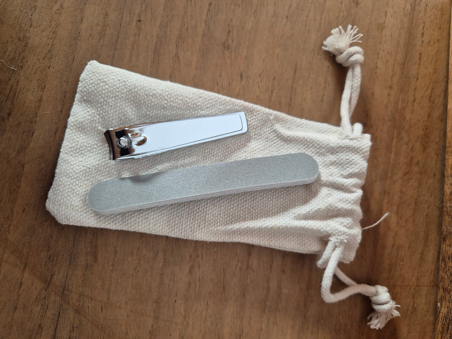 SET DE MANICURA CON BOLSA DE ALGODÓN