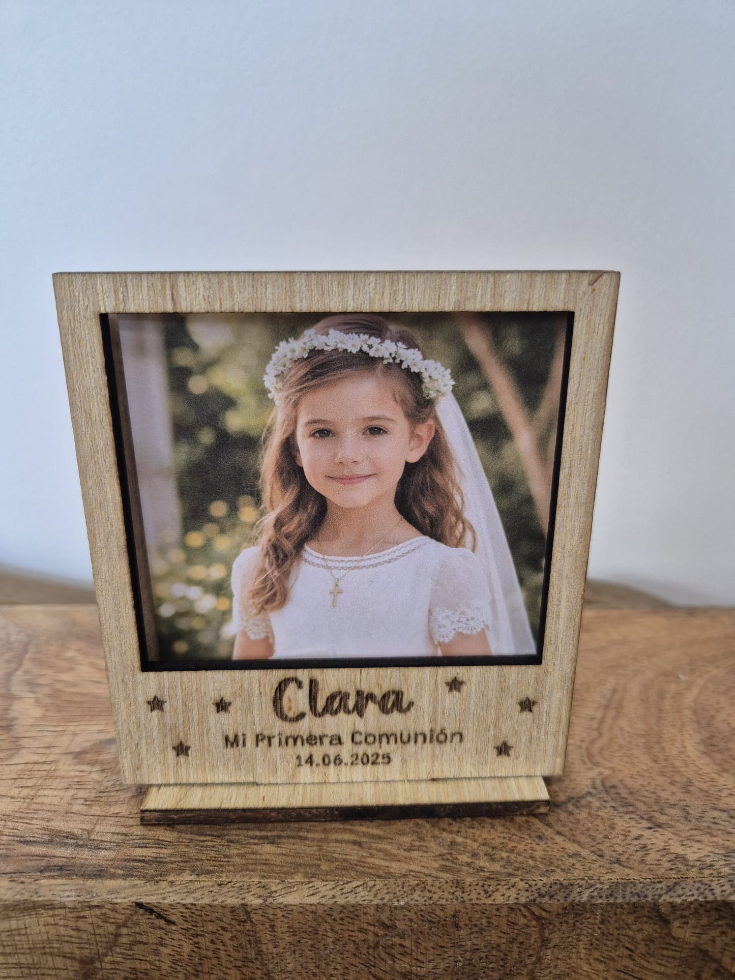 MARCO DE FOTOS PERSONALIZADO CON BASE REF 004