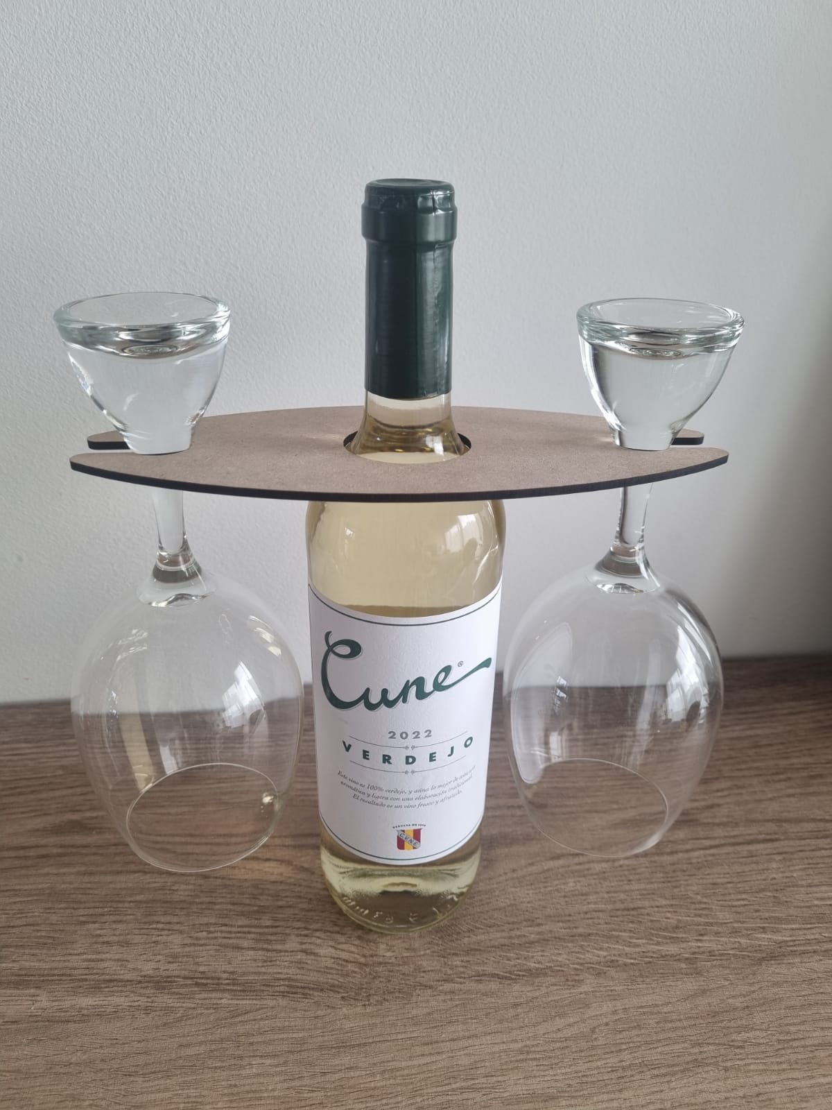SOPORTE PARA BOTELLA Y COPAS PERSONALIZADO