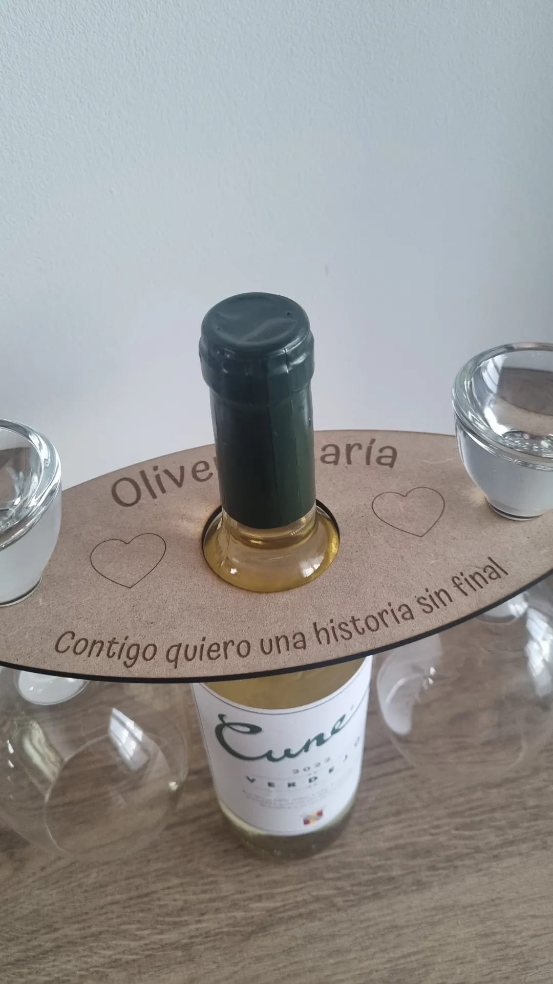 SOPORTE PARA BOTELLA Y COPAS PERSONALIZADO