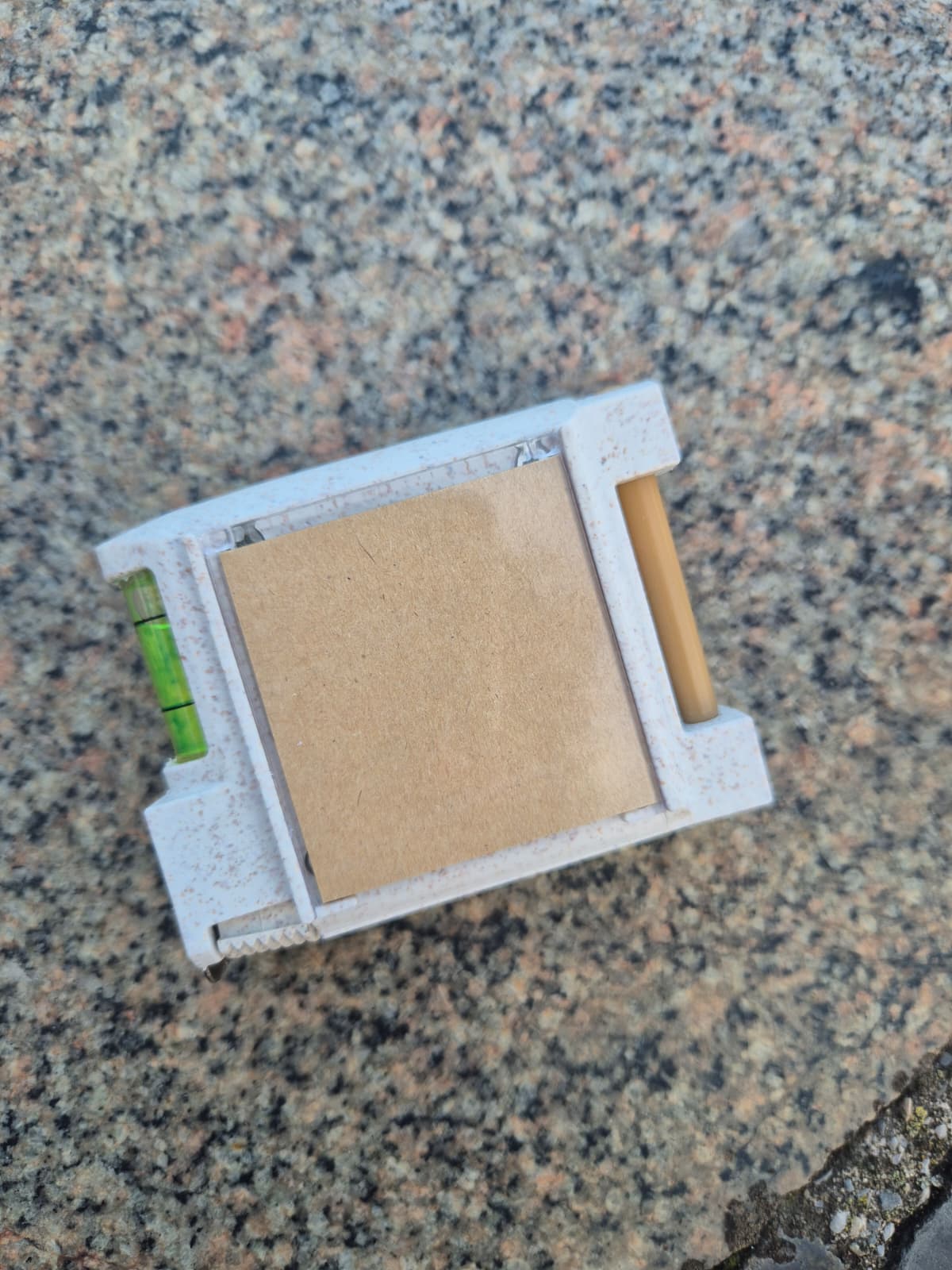 FLEXÓMETRO DE 3 M CON NIVEL