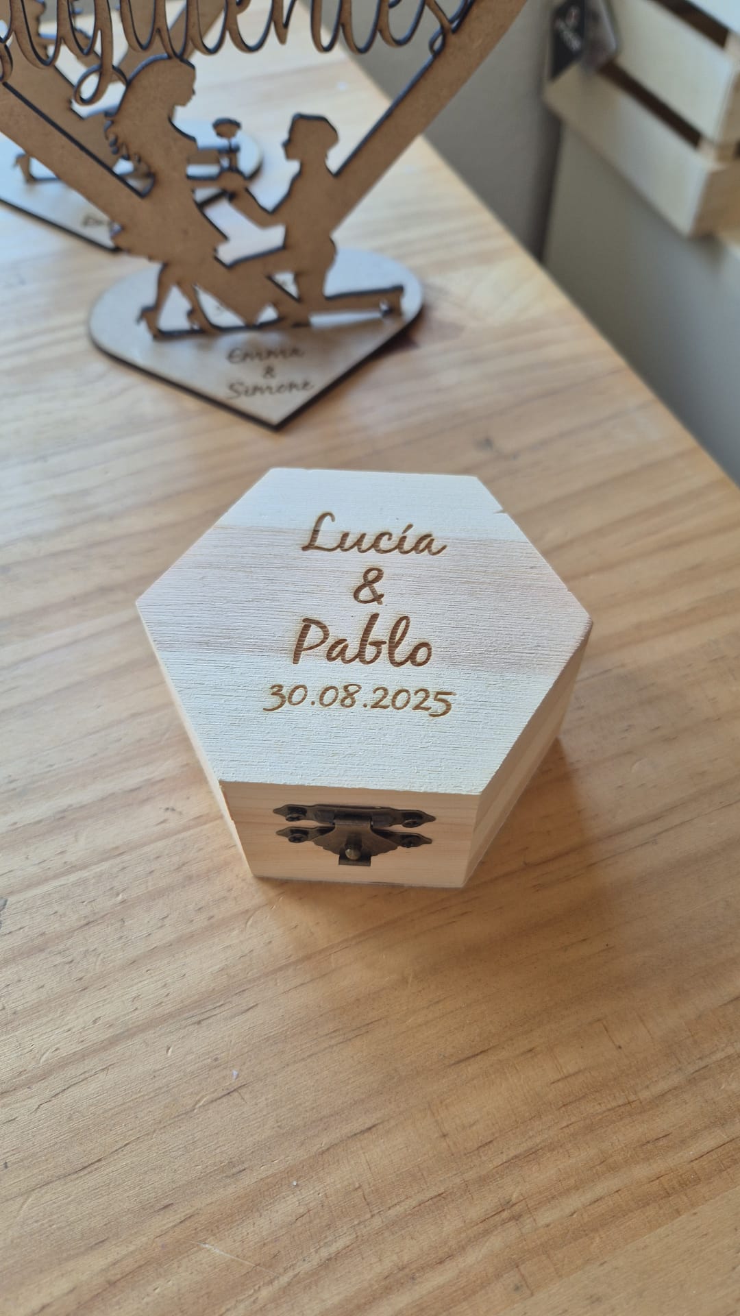 CAJA PORTA ALIANZAS MADERA PERSONALIZADA