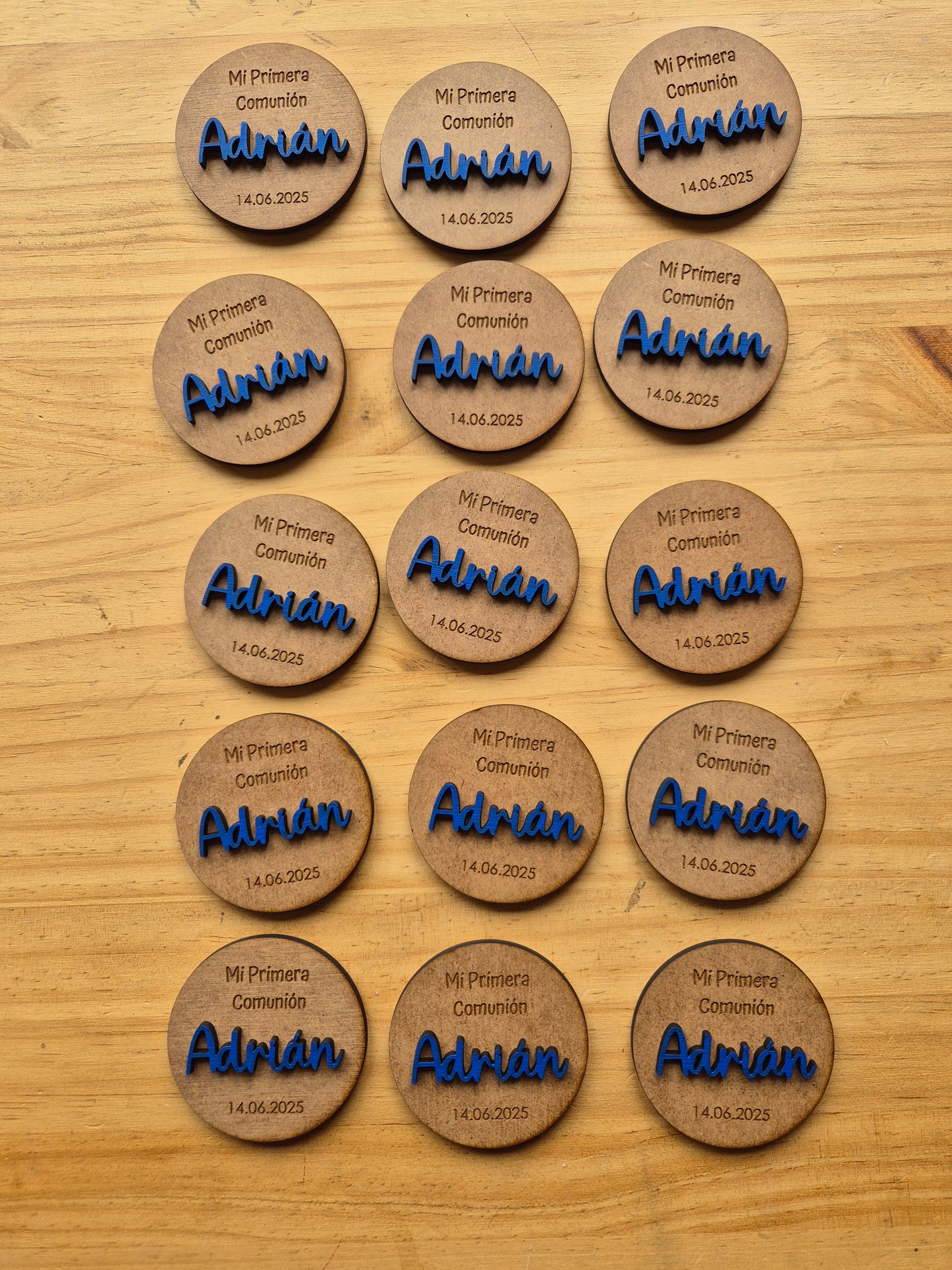IMANES DE MADERA CON NOMBRE