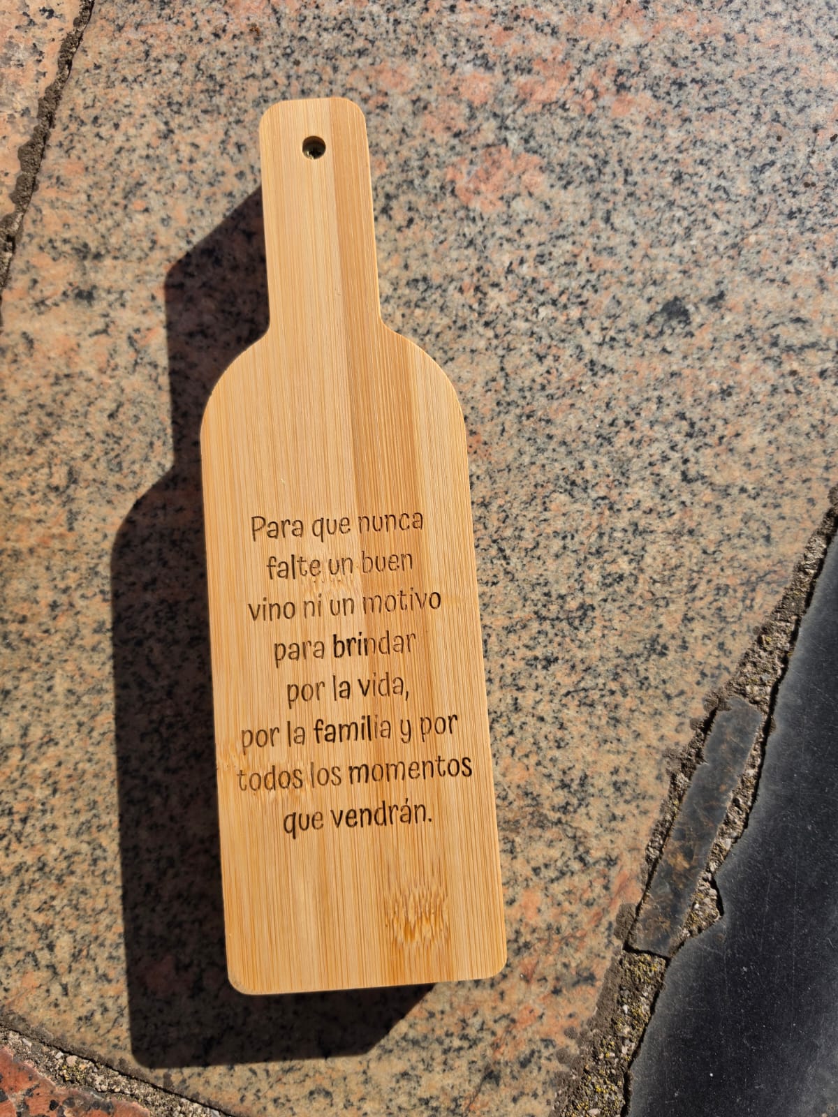 SET DE VINO PERSONALIZADO FORMA DE BOTELLA