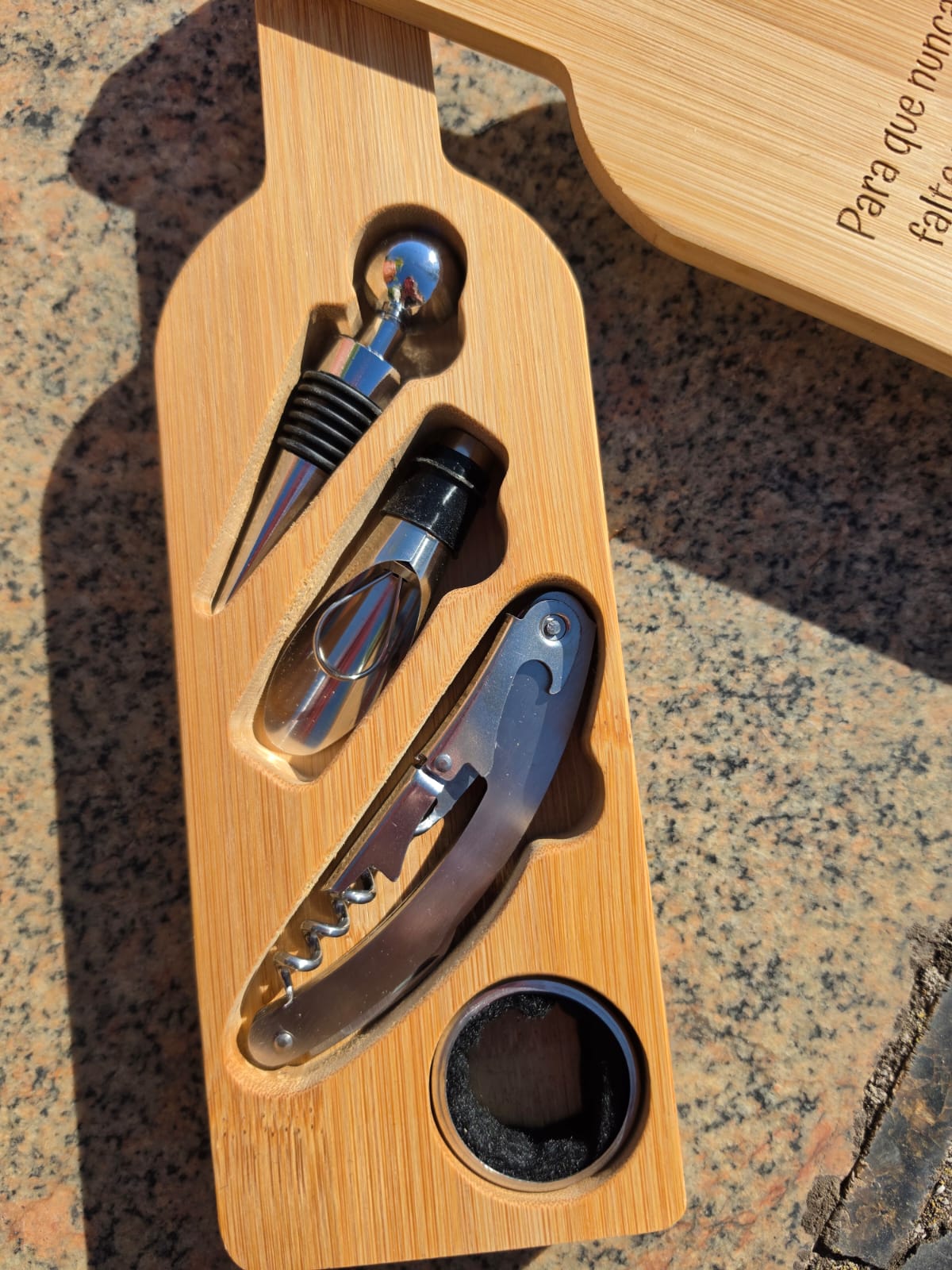 SET DE VINO PERSONALIZADO FORMA DE BOTELLA
