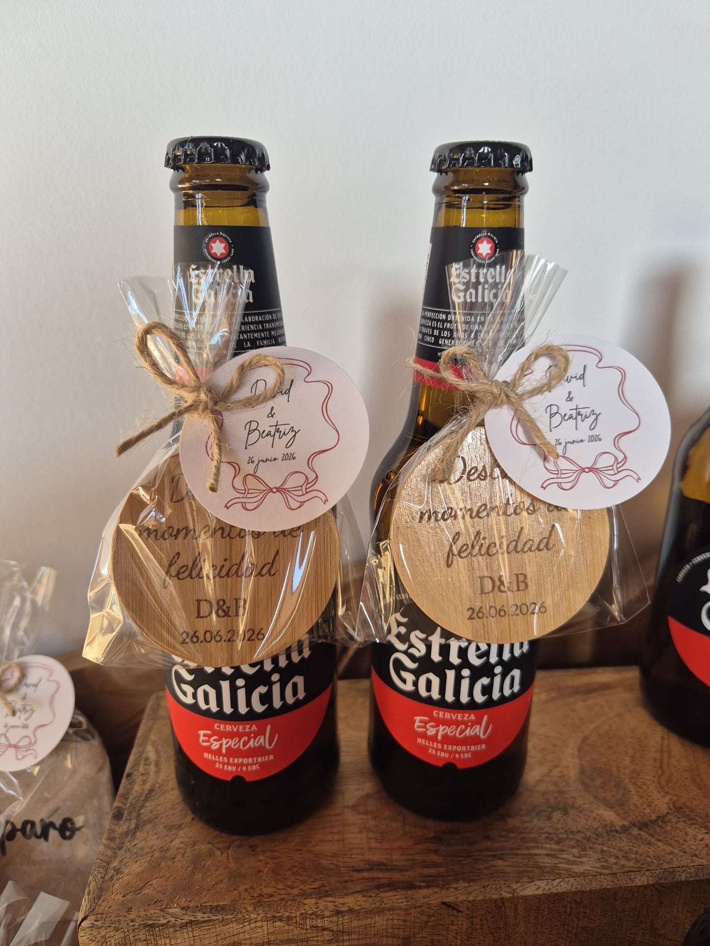 CERVEZA CON ABRIDOR GRABADO
