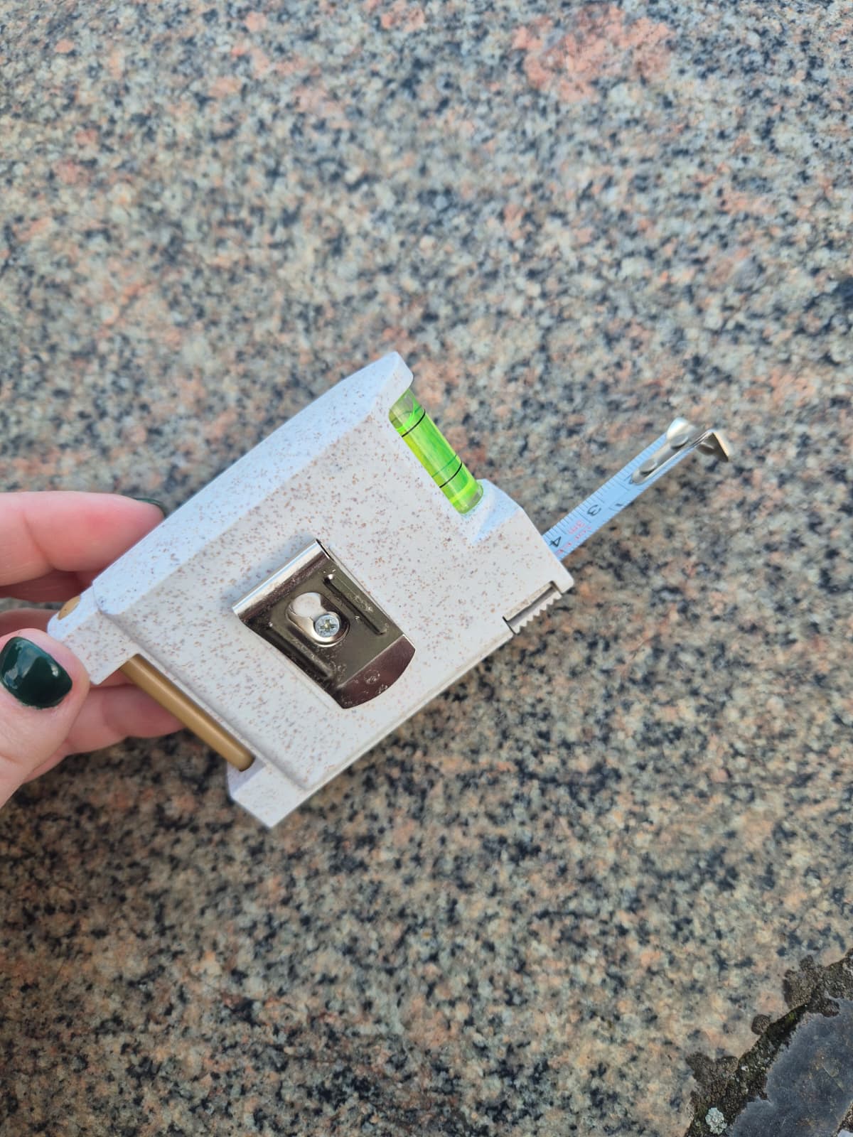 FLEXÓMETRO DE 3 M CON NIVEL